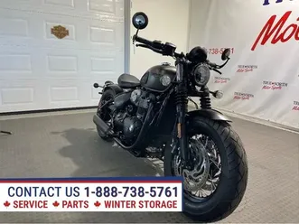 2020 triumph bonneville bobber black only 7,383 km/blacked out/$