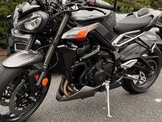 triumph street triple 765 rs