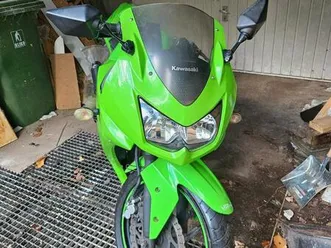 ② kawasaki ninja 250r 2010