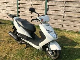 ② yamaha cygnus 125 cc 2011