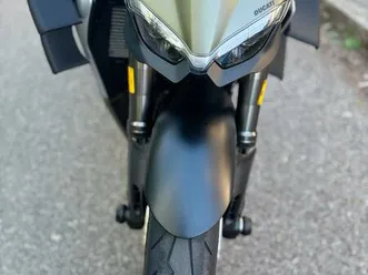 ducati streetfighter v2