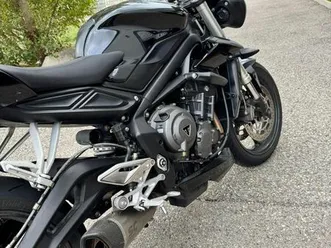 triumph street triple 660s