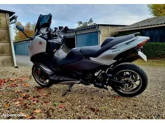 yamaha tmax tech max 2025 gris