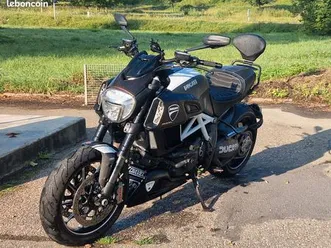 ducati diavel carbon white