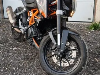 ktm 390 duke a2■achat en concession■contrôle technique ok■bridée a2■km peu évolutif■option poignées chauffantes■pot akrapovic■idéal jeune permis■plus d’info en 