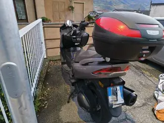 suzuki burgman 400 grigio