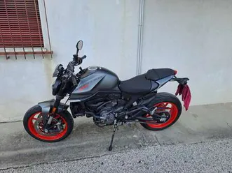 ducati monster 937 grigio