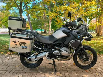 vem do bmw r100r com dois conjunto de malas ( viagem e cidade)