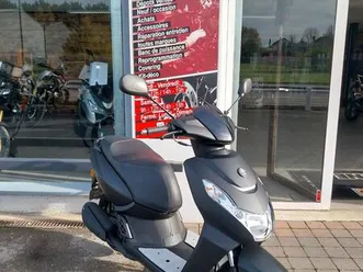 peugeot 50 kisbee black edition