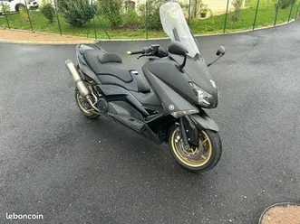 superbe tmax 530 black max 2013 - options + entretien à jour