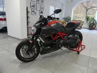 ducati diavel carbon red*akrapovic*led*1.hand*7650 km