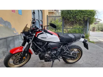 yamaha xsr700 2020 - dynamic white