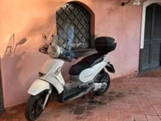 aprilia scarabeo 300 s