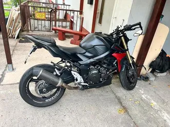 suzuki gsr 750