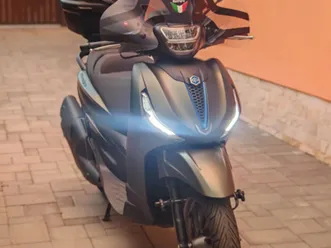 piaggio beverly 400 →
