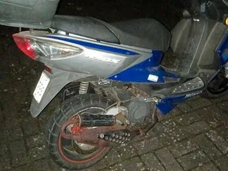 25kmh roller bastler fährt