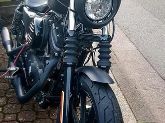 harley sportster 883 iron / matt schwarz / erst 2500 km / wie neu