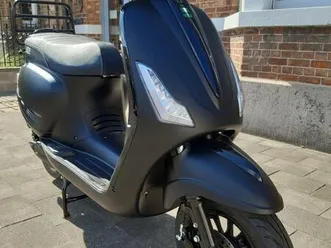② actie!!! nieuwe scooter gts e-bravo mat zwart....één stuk!