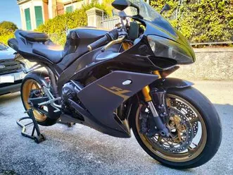 yamaha yzf-r1 nero