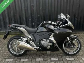 honda vfr 1200 f dct abs zwart