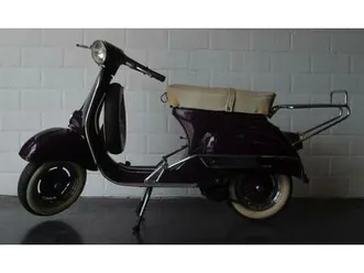 ② vespa primavera 125 old timer pure objet de décoration