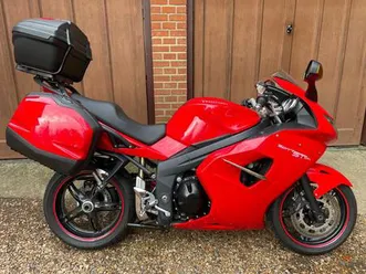 triumph sprint st 1050 1050 cc