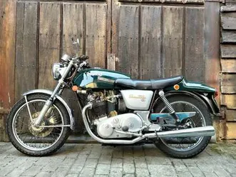norton commando 750 fastback groen
