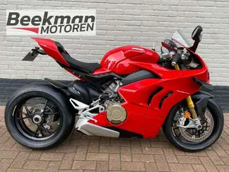 ducati panigale v4 s rood