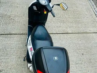 peugeot, tweet, 2023, 125 (cc)