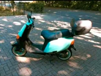 piaggio sfera nsl 50 in porsche mintgrün