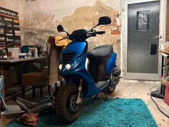 piaggio tph 125