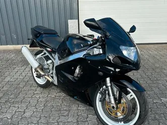 suzuki gsxr 750