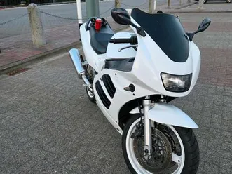 suzuki rf900r