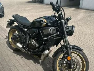 yamaha xsr 700 nero