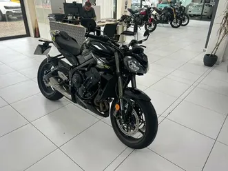triumph street triple rs