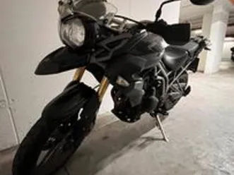 triumph tiger 800