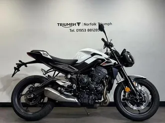triumph street triple 765 r