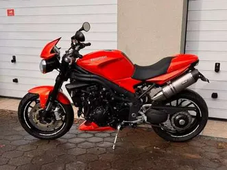 triumph speed triple 1050 arancione