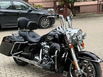harley-davidson touring road king