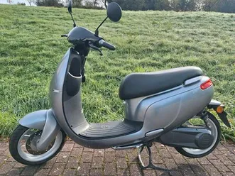 saxxx ecooter / e-roller / roller / 80 km/h