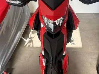ducati hypermotard 939
