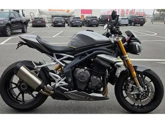 triumph speed triple 1200 rs