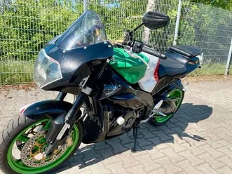 aprilia rsv 1000 tuono