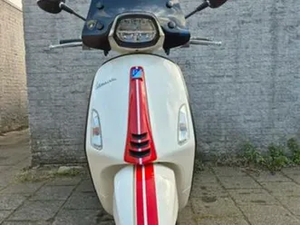 mooie vespa sprint racing sixties - zo goed als nieuw! — scooters | vespa — marktplaats