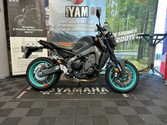 yamaha mt-09 35kw 2024 890 cm3 | moto roadster | 3 100 km | gris | 35000 rennes