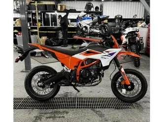 2025 ktm 390 smc r