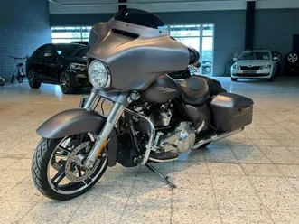 harley davidson street glide special / 107 cui / klappe/ navi