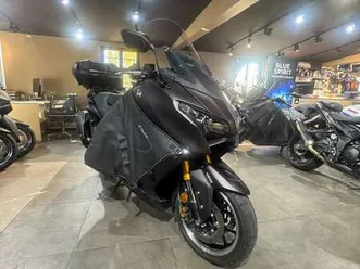 yamaha tmax 560
