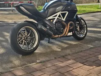 ducati diavel carbon