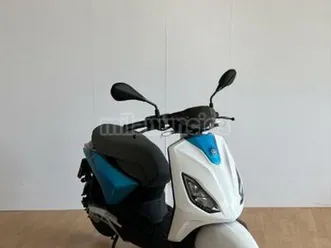 piaggio - 1 active